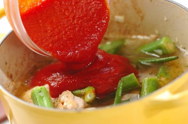 鶏とオクラのトマトスープの作り方の手順5