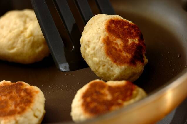 ホットケーキミックスで作るフライパンスコーンの作り方の手順5