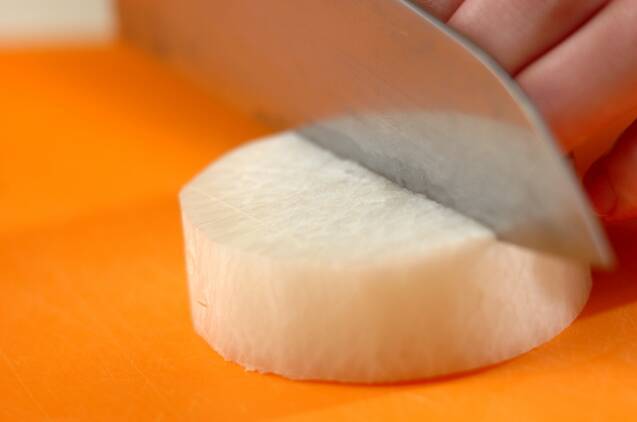 大根ステーキ　ケイパーソースの作り方の手順1