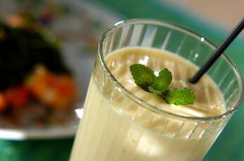 マンゴーパインラッシー