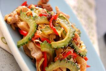 ゴーヤと鶏肉の炒め物