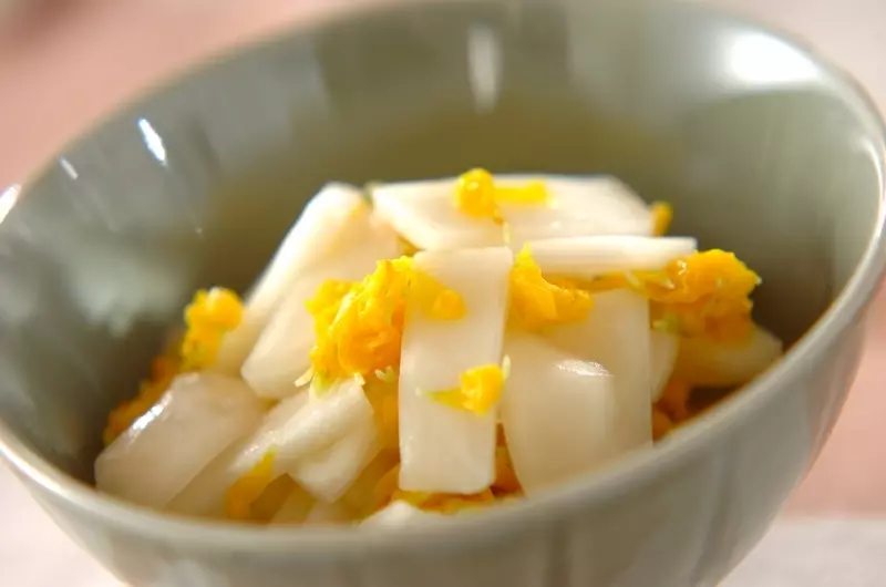 菊花とカブの甘酢和え 副菜 レシピ 作り方 E レシピ 料理のプロが作る簡単レシピ