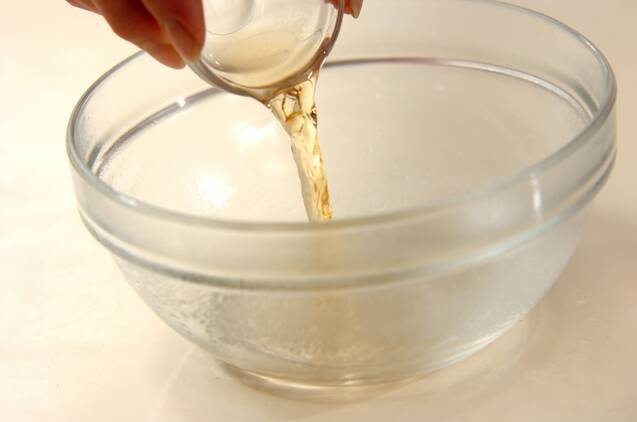 菊花とカブの甘酢和えの作り方の手順3