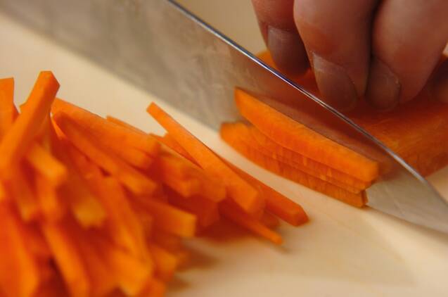 キウイ入りキャロットラペの作り方の手順1