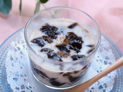 たっぷりミルクのプルプルコーヒーゼリー
