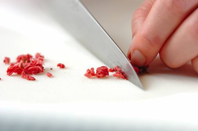 桜の花のアイスの作り方の手順1