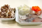 タラとキノコの包み焼きの下準備1
