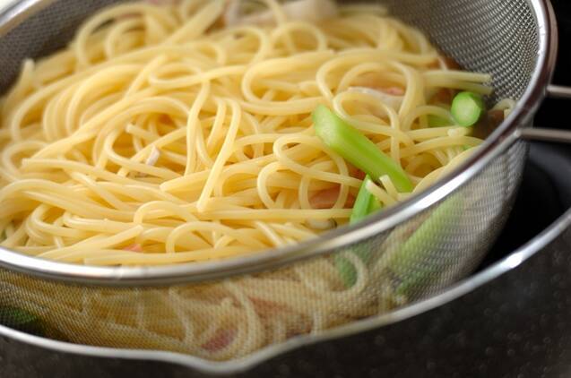 濃厚カルボナーラ 鍋ひとつで！初心者にもおすすめ by杉本 亜希子の作り方の手順2