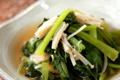 シャキシャキ 小松菜とエノキの煮浸し 副菜 レシピ 作り方 E レシピ 料理のプロが作る簡単レシピ