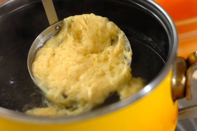 卵のお吸い物の作り方の手順2