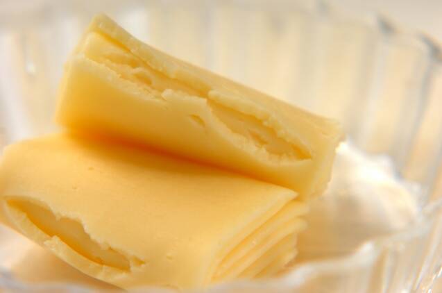 チーズインハンバーグの作り方の手順1