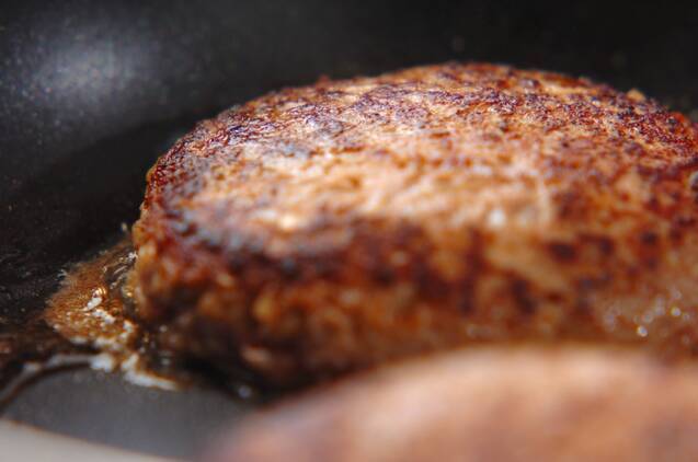 チーズインハンバーグの作り方の手順4