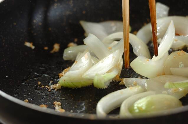 カニと卵のカレーの作り方の手順3