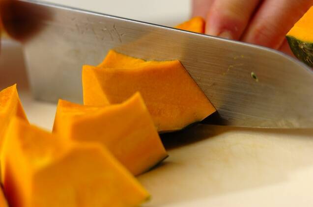 蒸しカボチャのカレーマヨの作り方の手順1