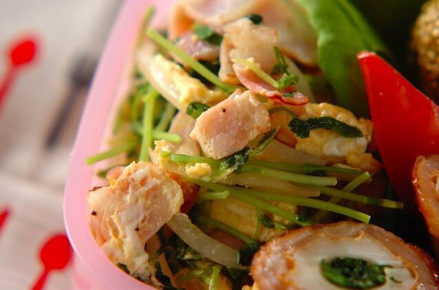 豆苗と卵のサッと炒め