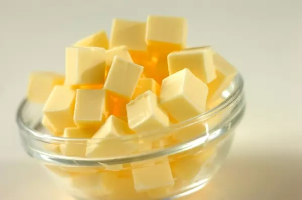 少ない材料でイギリス本場の味！レモンカードの下準備2