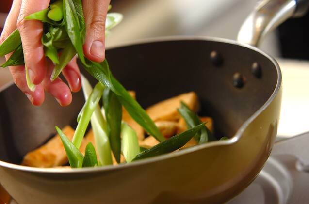 油揚げとネギの照り焼き炒めの作り方の手順3