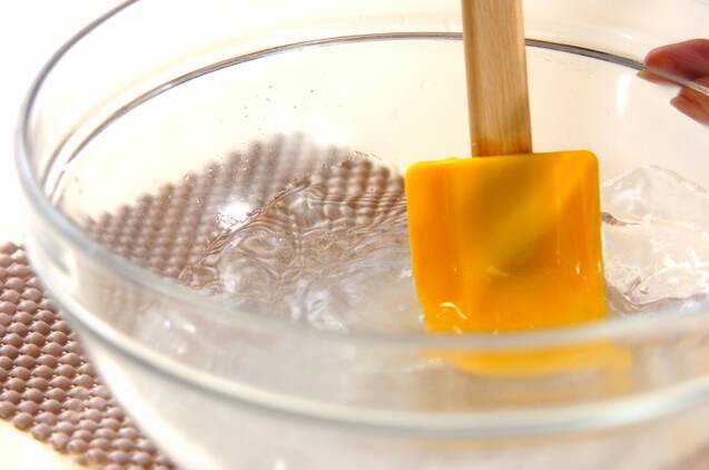 しっとり鶏ハム 里芋ピューレ添えの作り方の手順1