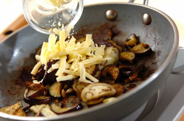 ナスの和風チーズ炒めの作り方の手順3