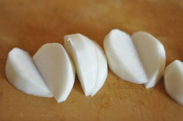 鶏と聖護院カブのスープの作り方の手順3