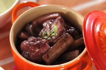 鶏もも肉の赤ワイン煮込み