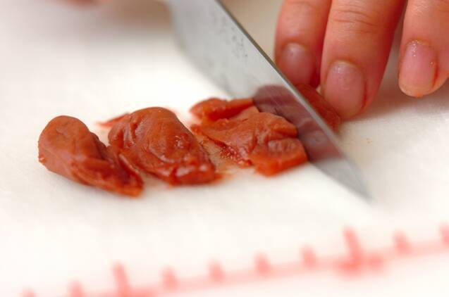 鶏ささ身の梅スープの作り方の手順1