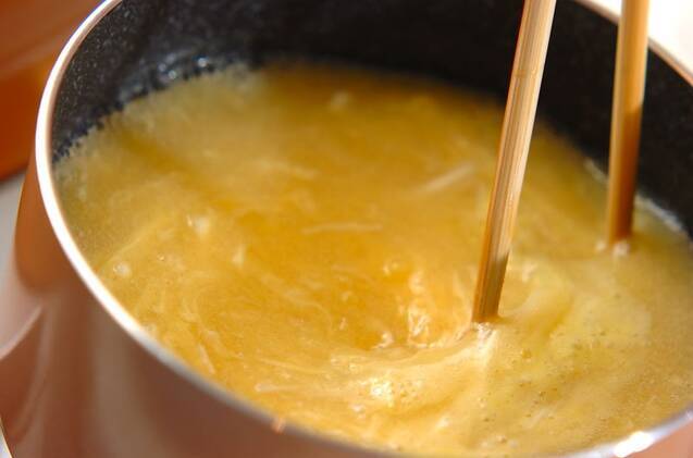 エノキのかき玉コーンスープの作り方の手順4