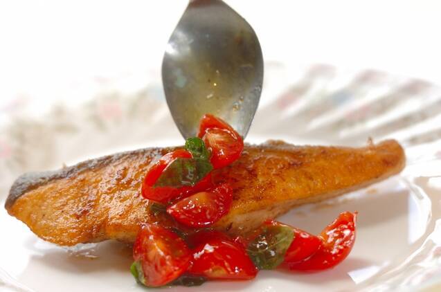 サーモンのムニエルの作り方の手順3