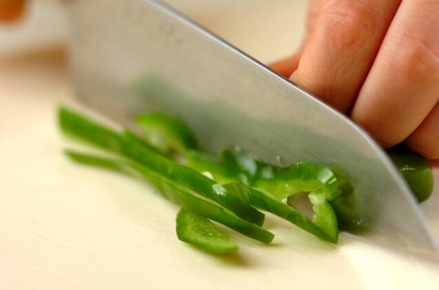 ピーマンの豚肉巻き天ぷらの作り方の手順1