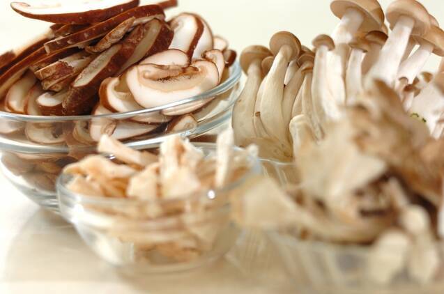 キノコの和え物の作り方の手順1