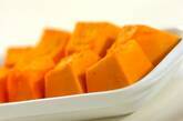 カボチャのクリームチーズ和えの下準備1