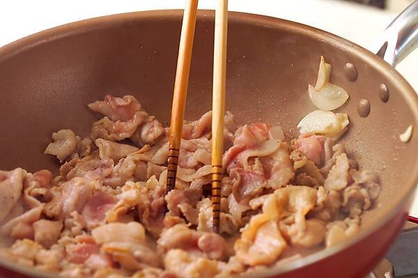ご飯がすすむ味噌ダレで作る！豚肉とたっぷり野菜のピリ辛炒めの作り方の手順7