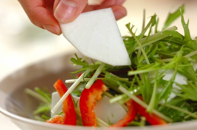 カブのサラダの作り方の手順3