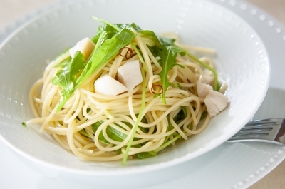 白ワインに合うホタテとルッコラのパスタ レシピ 作り方 E レシピ 料理のプロが作る簡単レシピ