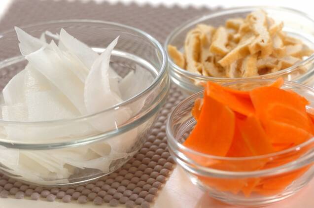 ひらひらみそ汁の作り方の手順1