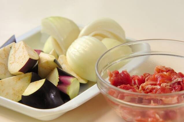 ご飯がすすむ！秋ナスと豚こま団子の酢豚 by 横田 真未さんの作り方の手順1