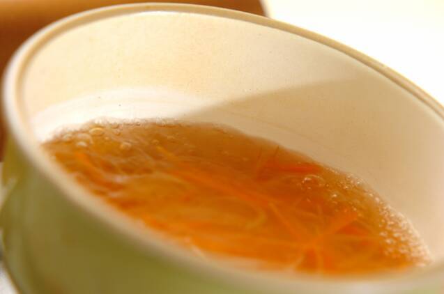 コンソメスープの作り方の手順2