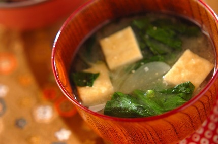 ホウレン草と新玉ネギのみそ汁