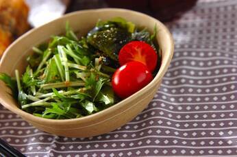 ワカメとプチトマトの和風サラダ