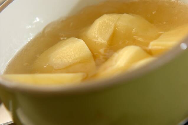 じゃがいもだけでできる節約おかず！じゃがいもの甘煮の作り方の手順2