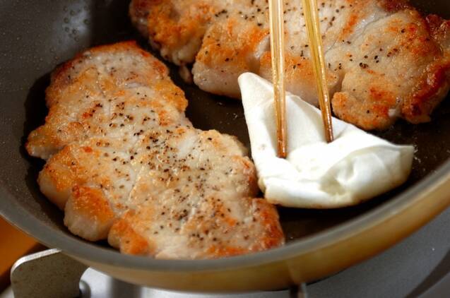 ごはんがすすむ！やわらかポークソテーの作り方の手順3