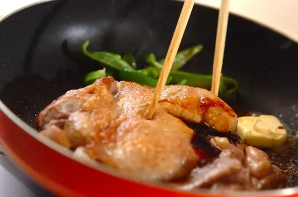 鶏肉のソテー~ガーリックバター風味~の作り方3