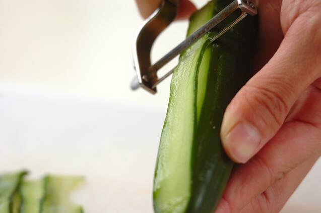 生ハムのカップサラダの作り方の手順1