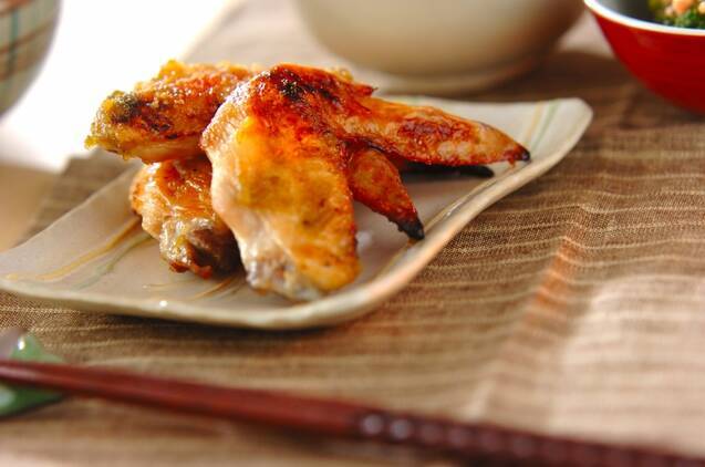 【部位別】鶏手羽の人気レシピ21選！コーラ煮やチューリップ唐揚げまでの画像