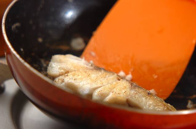 白身魚のソテー～香りパン粉のせ～の作り方の手順2