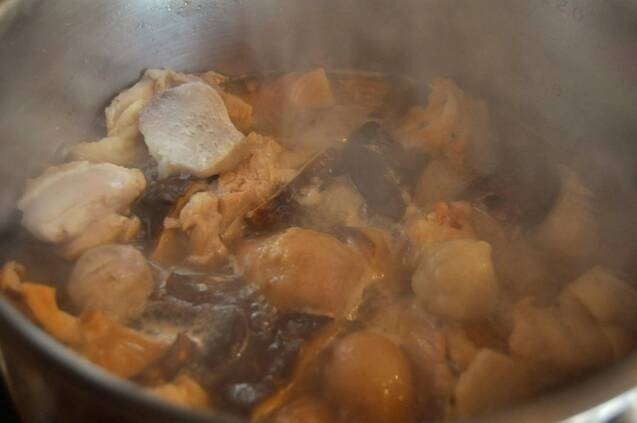 蒸して簡単！　鶏肉と里芋の煮物の作り方の手順7