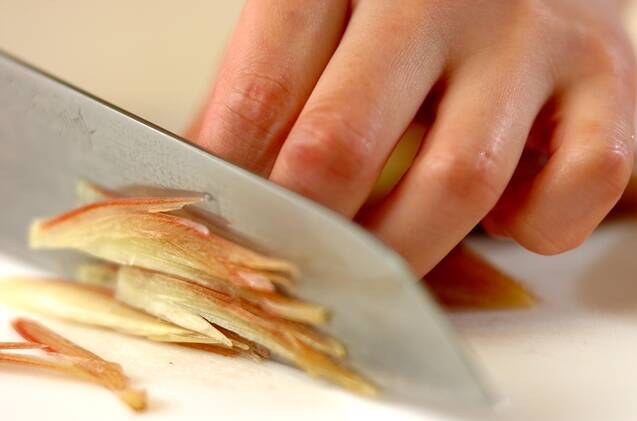 ミョウガの冷製みそ汁の作り方の手順1