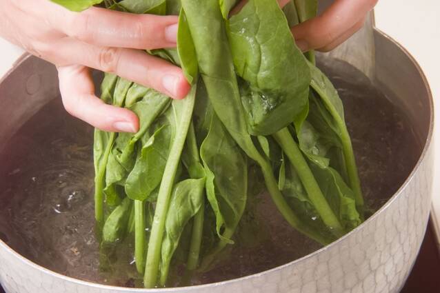 ほうれん草のゴマ和えの作り方の手順1