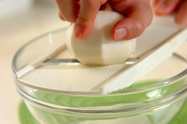 カブとハムのマリネの作り方の手順1