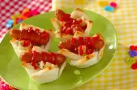 ビネガーキャベツとミニドッグの食パンカップ